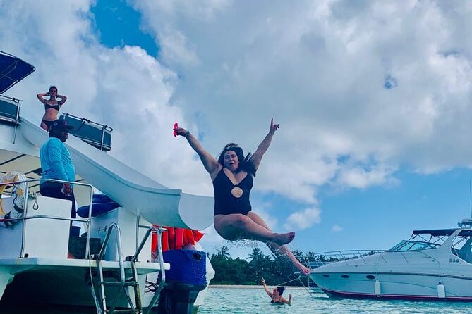 Hip hop party boat cruise & Snorkel: Wonderful time in Punta Cana - Dolphin viewing: what to watch for and how to manage expectations
