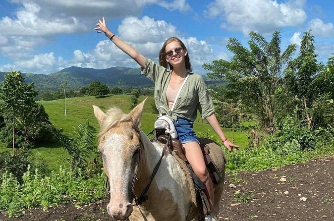 Horseback Riding with Pickup from Punta Cana - The cigar-making class: what you get and who it suits