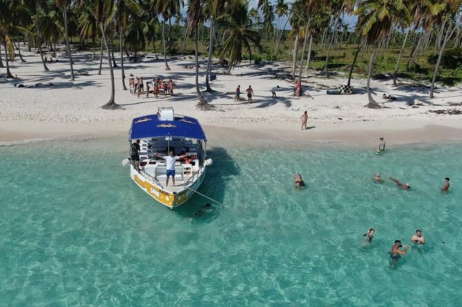 Island DE Saona: EN Small Group Tour on Trimaran Motorise - Who should book this Saona tour (and who might want options)
