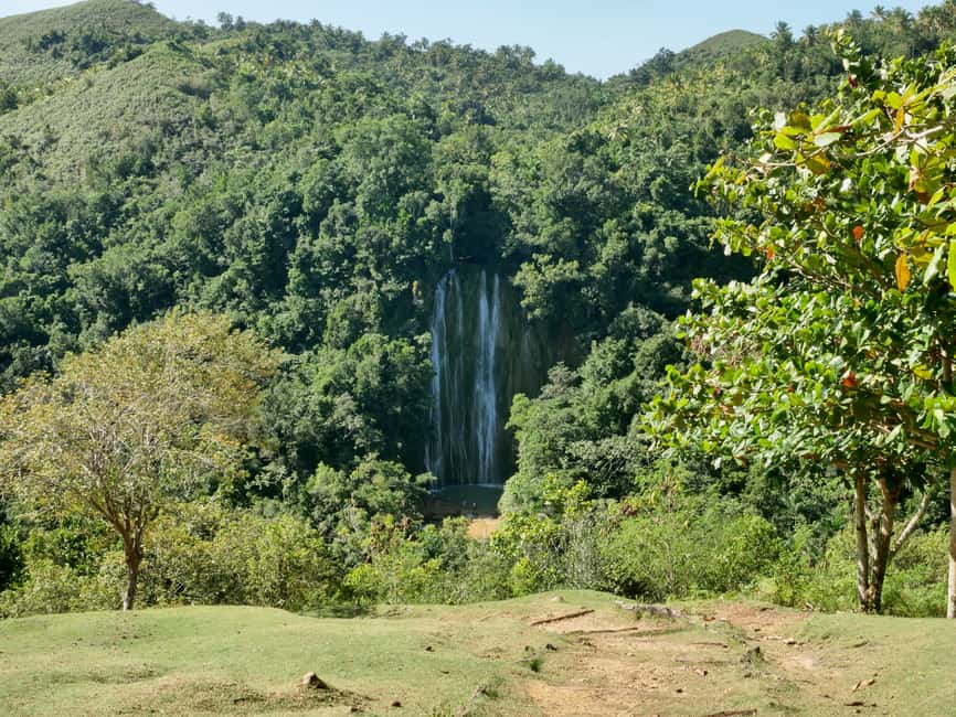 Las Terrenas: El Limón Waterfall Trekking Tour in Samana - The jungle trail: 2 kilometers of shade, hills, and wet-feet crossings