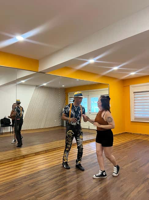Learn to dance Bachata like a pro in Punta Cana - Solo basics: learn the steps before you add a partner