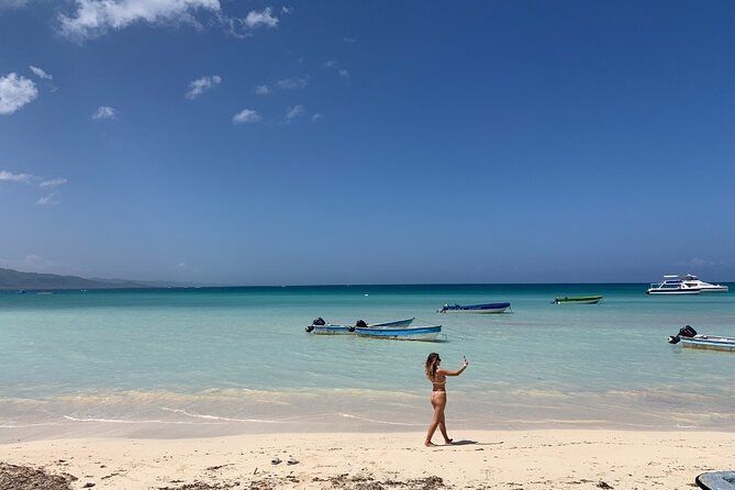 Local Excursion | Paradise Island Punto Rucia & snorkeling - How fish feeding actually changes your snorkeling