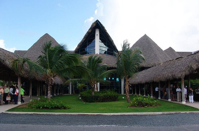 Lopesan Costa Bávaro-Punta Cana Airport Transfer - The Round-Trip Part You Actually Care About
