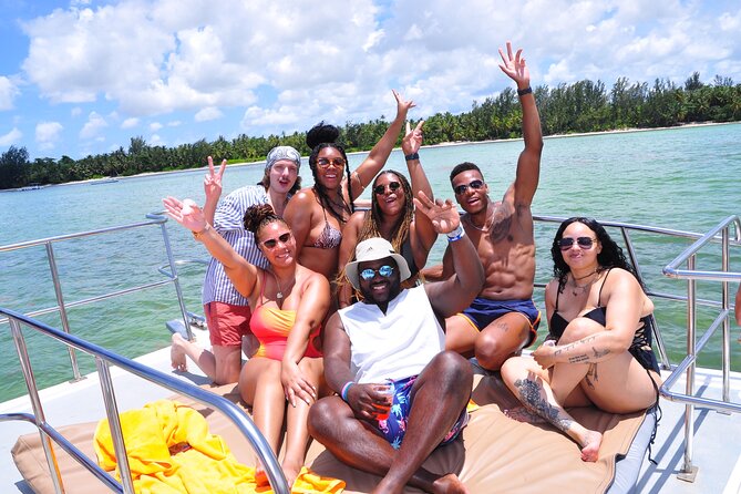 Luxury Hip Hop Boat Party–Drinks, Music, and the Best Vibes in PC - Key Highlights Before You Go