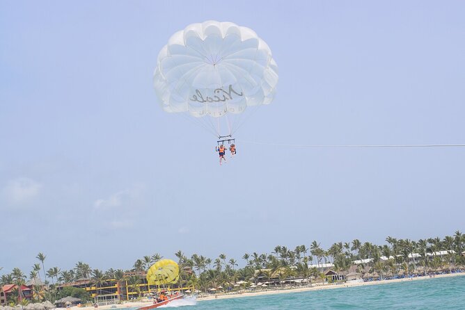 Parasailing in Punta Cana - Safety harness: what to check before you launch