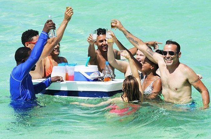 Party Boat in Punta Cana with Drinks and Transportation Included - Unlimited drinks and snacks: how to pace yourself (and avoid snack surprises)