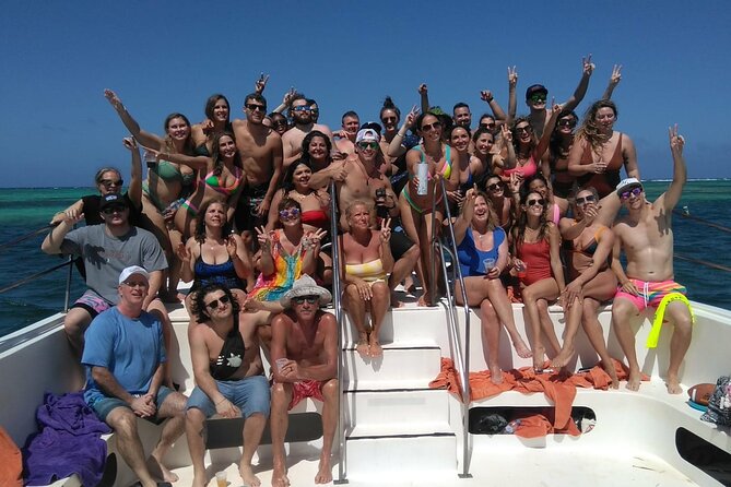 Party Boat - Private groups, snorkeling - Open Bar. - The open bar lineup: drinks, juices, and how it’s paced