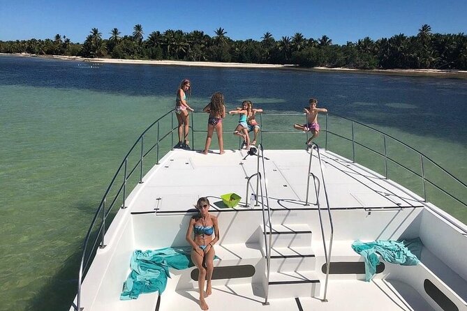 Party Boat - Private groups, snorkeling - Open Bar. - Dolphin pass-by and the water play stops