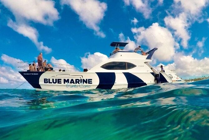 Party Boat - Private groups, snorkeling - Open Bar. - Where this party boat shines (and where it might not)