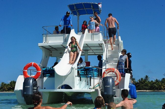 Party boat, Snorkeling, Sand-bar open bar in Bávaro Beach - Timing, Boarding, and Why Your Arrival Strategy Matters