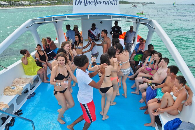 Party boat, Snorkeling, Sand-bar open bar in Bávaro Beach - Group Size and the Party-Balance Equation