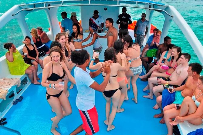 Party boat, Snorkeling, Sand-bar open bar in Bávaro Beach - Price and Value: Is $54 Worth It?