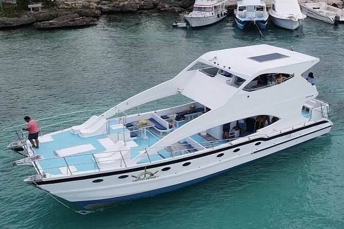 Party Booze Boat Fiesta Sand Bar-Snorkeling-Music-Drinks-Dancing - Open Bar and Nightclub Speakers: the party engine on board