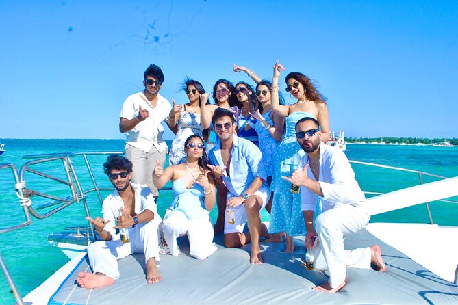 Party Booze Boat Fiesta Sand Bar-Snorkeling-Music-Drinks-Dancing - Food, service, and safety: how the crew keeps it moving
