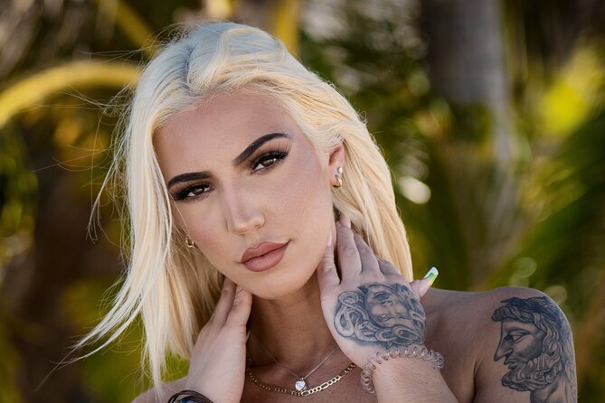 Photographer in Punta Cana, professional photo shoot - Price and value: $290 for up to four people