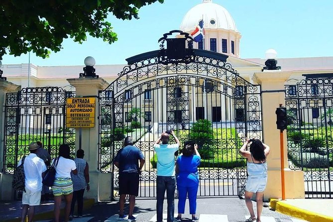 Platinum Prívate Santo Domingo City Tour. (mínimum 4 people) - Guide quality: art historian context, plus drivers who teach on the road