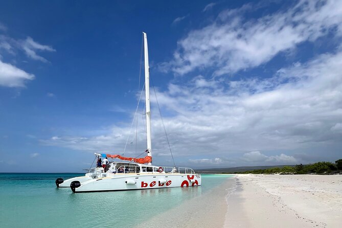 Private Catamaran Cruise to Bahia de las Aguilas - Bahía de las Águilas, right on your own catamaran