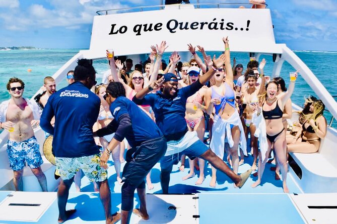Private Catamaran Cruise with Slide & unlimited drinks - Beach relaxation after the water play, soft sand and photo time