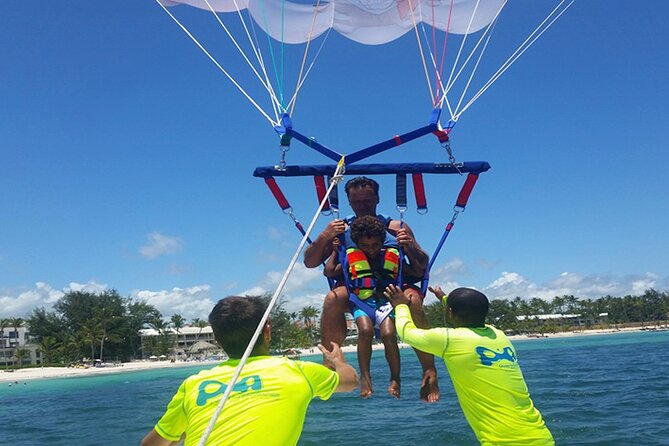 Private Catamaran + Private Parasailing - up to 20 passengers - Value check: what you pay for in a private package