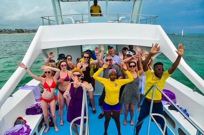 Private Party Boat Tour From Punta Cana with Drinks - Guides, Games, and the Smooth Feel of a Private Crew