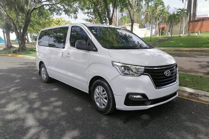 Private Punta Cana Airport (PUJ) Transfers to Bayahibe Hotels - The 45-Minute Ride to Bayahibe Hotels: A/C Comfort With Real Timing
