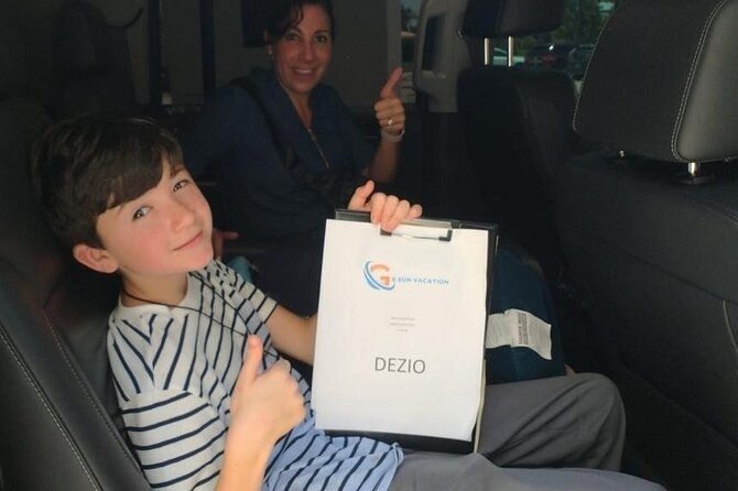 Private Punta Cana Airport Transfers to uvero Alto hotels - Finding Your Driver Fast: The Name-Tablet Moment