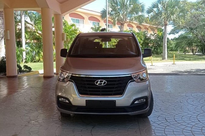 Private Roundtrip Transfer from Punta Cana Airport to Hotels - What you get inside the vehicle: comfort, air-conditioning, and cleanliness