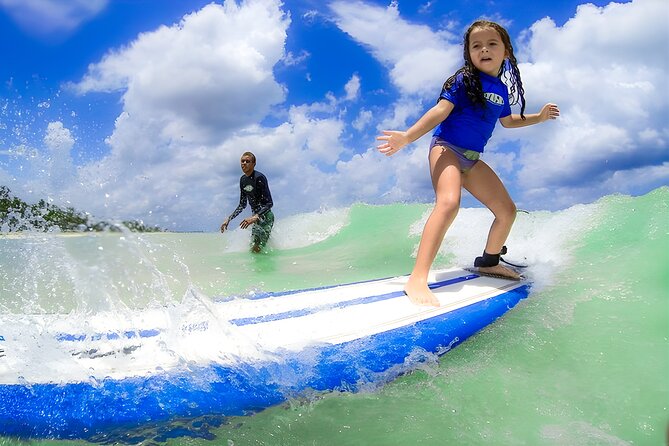 Private Surf Lesson Punta Cana – 1-on-1 Coaching for All Levels - Snack break basics: coconut water, fruit, and staying cool