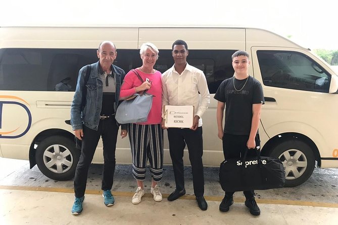 Private Transfer between Punta Cana Airport and Bavaro - Punta Cana Airport to Bávaro in about 30 minutes (what that really feels like)