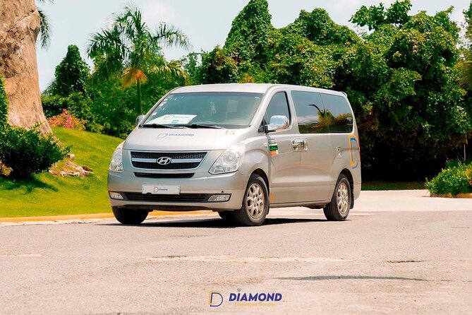Private transfer between Punta Cana airport and Riu hotel - The Ride Itself: Comfort Per Minute