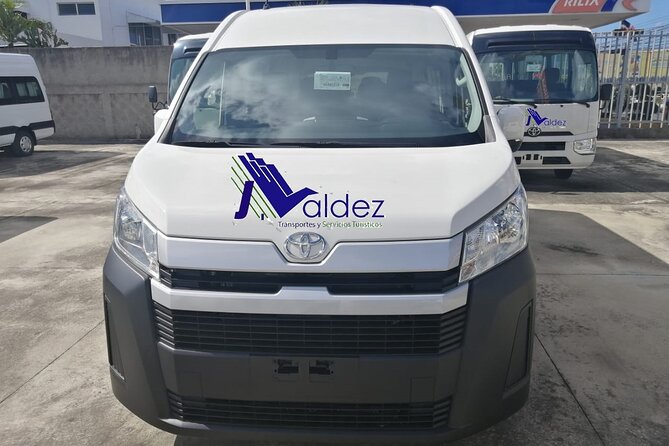 Private Transfer From or to Punta Cana Airport to hotels in Bávaro - Finding Your Driver Quickly With A Name Sign At Punta Cana