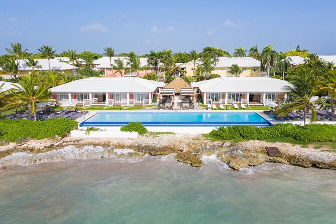 Private Transfer Punta Cana Airport to/from Club Med Punta Cana - The drive to Club Med Punta Cana: short, direct, and air-conditioned