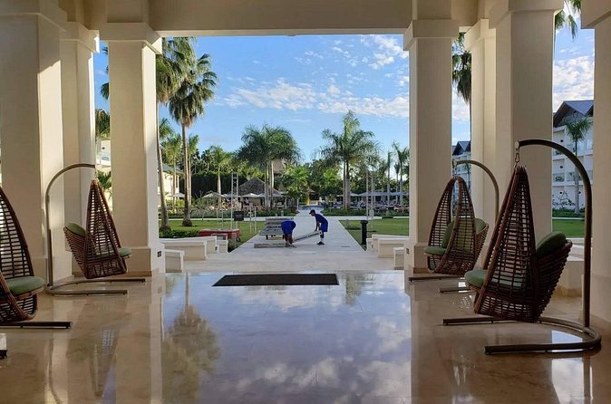 Private Transfer Punta Cana Airport to/from Dreams La Romana - Clean, Air-Conditioned Rides With Real Comfort for Groups