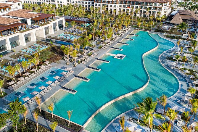 Private Transfer Punta Cana Airport to/from Lopesan Costa Bavaro - The ride itself: what a 25-minute private transfer should feel like