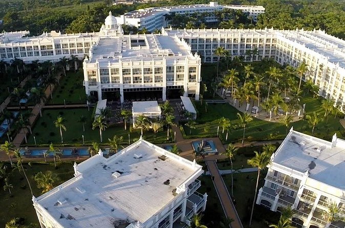 Private Transfer Punta Cana Airport to/from Riu Palace Bavaro - Clean vehicle, professional driver, and what that means in real life