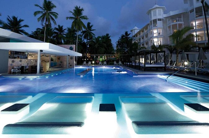 Private Transfer Punta Cana Airport to/from Riu Palace Macao - Who should book this transfer to Punta Cana?