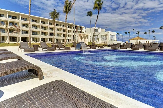 Private Transfer Punta Cana Airport to/from Royalton Bavaro - Why this private transfer is such a smart start in Punta Cana