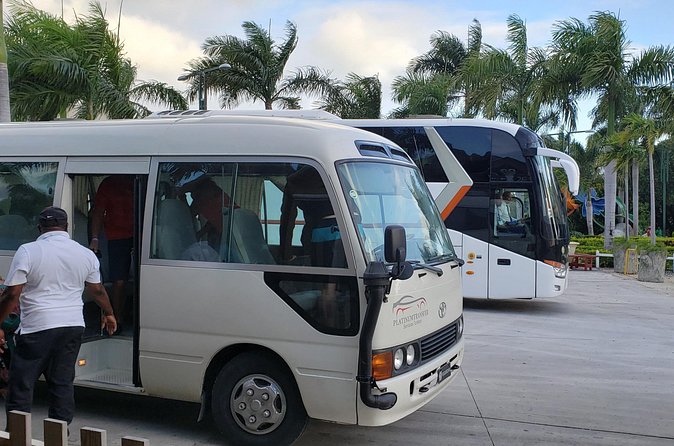 private transport - Communication That Makes Arrival Day Easier, WhatsApp and Real People