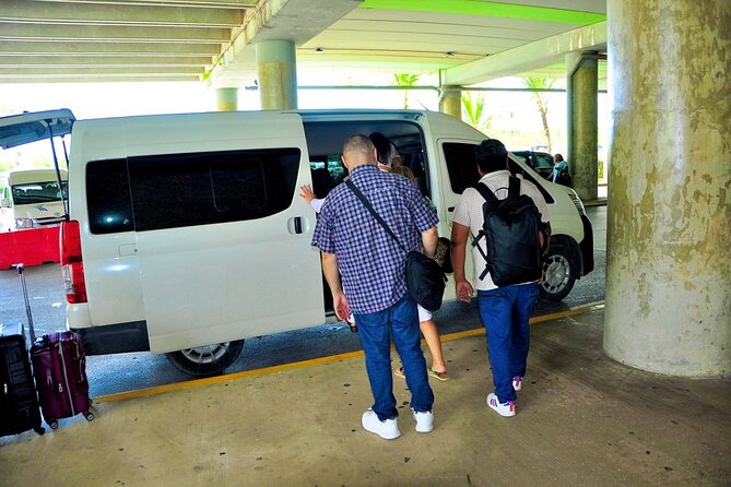 Private Transportation in Punta Cana - What the Punta Cana airport to hotel transfer feels like (about 35 minutes)