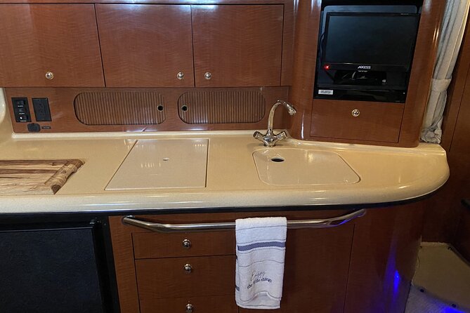 Private Yacht in Punta Cana, Unlimited Drinks and HipHop Music - Onboard Comfort on Picaflor: AC, Bathroom, WiFi, and a Real Sound System