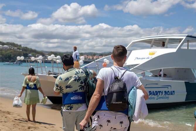Puerto Plata Catamaran Cruise with Snorkeling, BBQ & Open Bar - Lunch and open bar: what’s included, and how to get your money’s worth