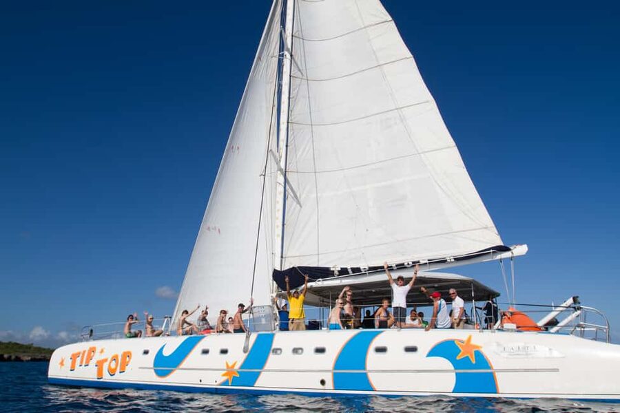 Puerto Plata: Catamaran Snorkeling Trip w/ Buffet & Open Bar - Getting picked up and getting to the boat without hassle