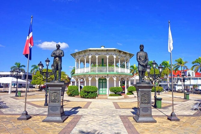 Puerto Plata City Tour with beach Taino bay & amber cove - Umbrella Street and Paseo de Dona Blanca: fast photos, real color