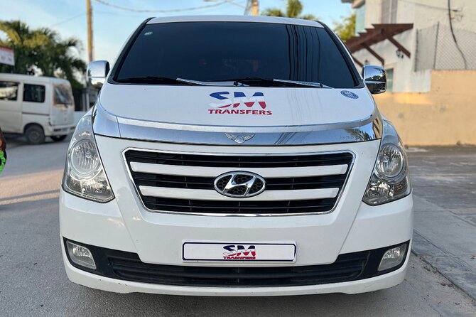 Punta Cana: Airport (PUJ) Shuttle To Uvero Alto - Air-conditioned comfort and luggage help, the stuff that saves energy