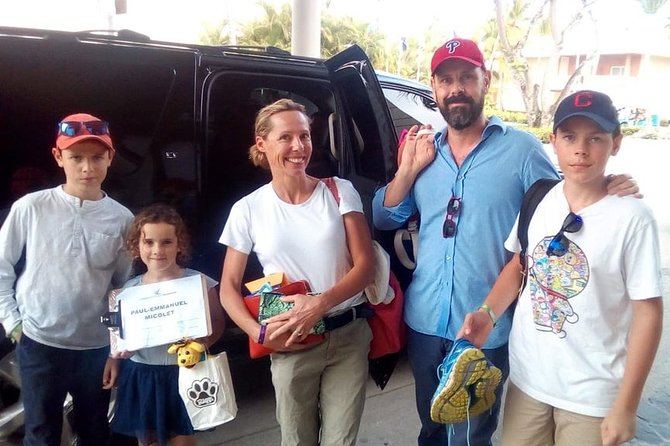 Punta Cana Airport to ALL BARCELO RESORTS in PUNTA CANA R/T - Meeting your driver at PUJ, without getting sidetracked