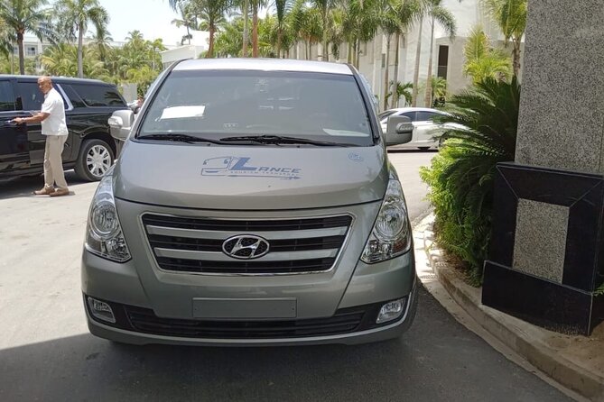 Punta Cana Airport Transfer ⟺ La Romana, Dominicus, Bayahibe - Mobile ticket and the day-of flow