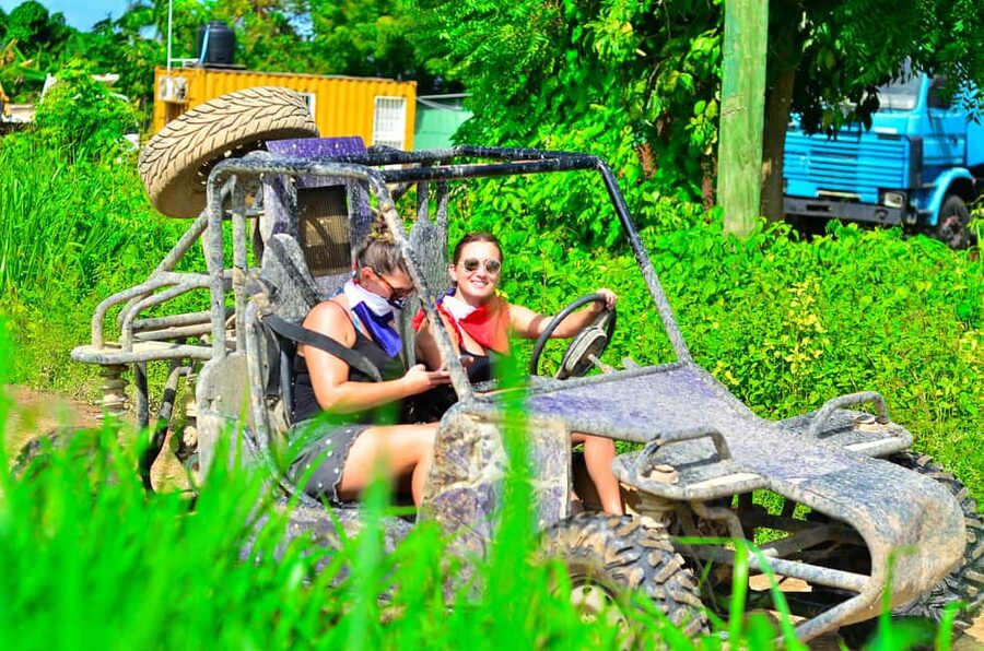 Punta Cana Amazing Dune buggy For Small Groups and Pickup - Coffee and cocoa at a typical house stop (and what to ask)