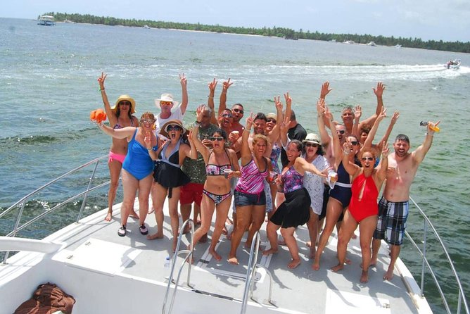 Punta Cana Booze Cruise with Snorkeling, Natural Pool & Open Bar - Open Bar, Snacks, and the Drinks You Actually Get