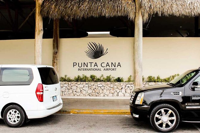 Punta Cana: Exclusive Luxury Transfer Airport to Your Hotel - Punta Cana airport to Bávaro in 30 minutes: the practical pitch