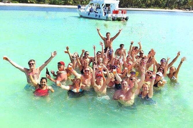 Punta Cana Family Boat Trip and snorkeling - Food and drinks: brunch nachos plus a full bar style lineup